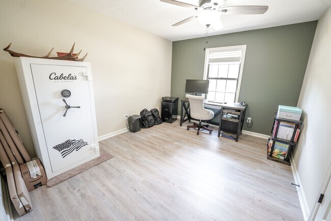 Building Photo - Coming Available!