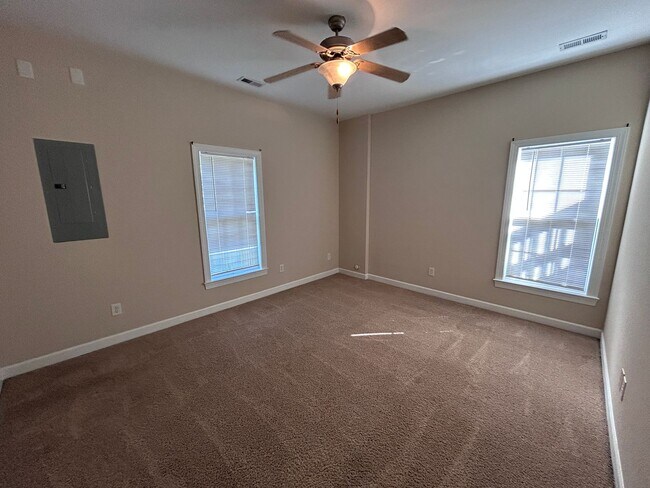 Building Photo - PFAFFTOWN, NC! Lochurst neighborhood. Reagan HS! 5 bedroom, 4.5 bathrooms, over 5k sq ft