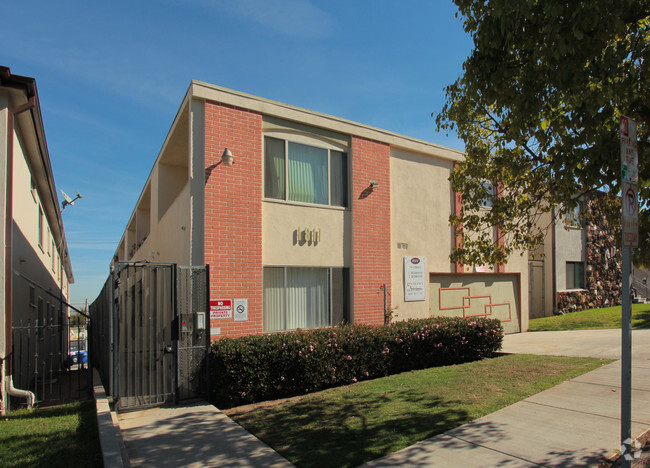 Building Photo - 1811 7Th St