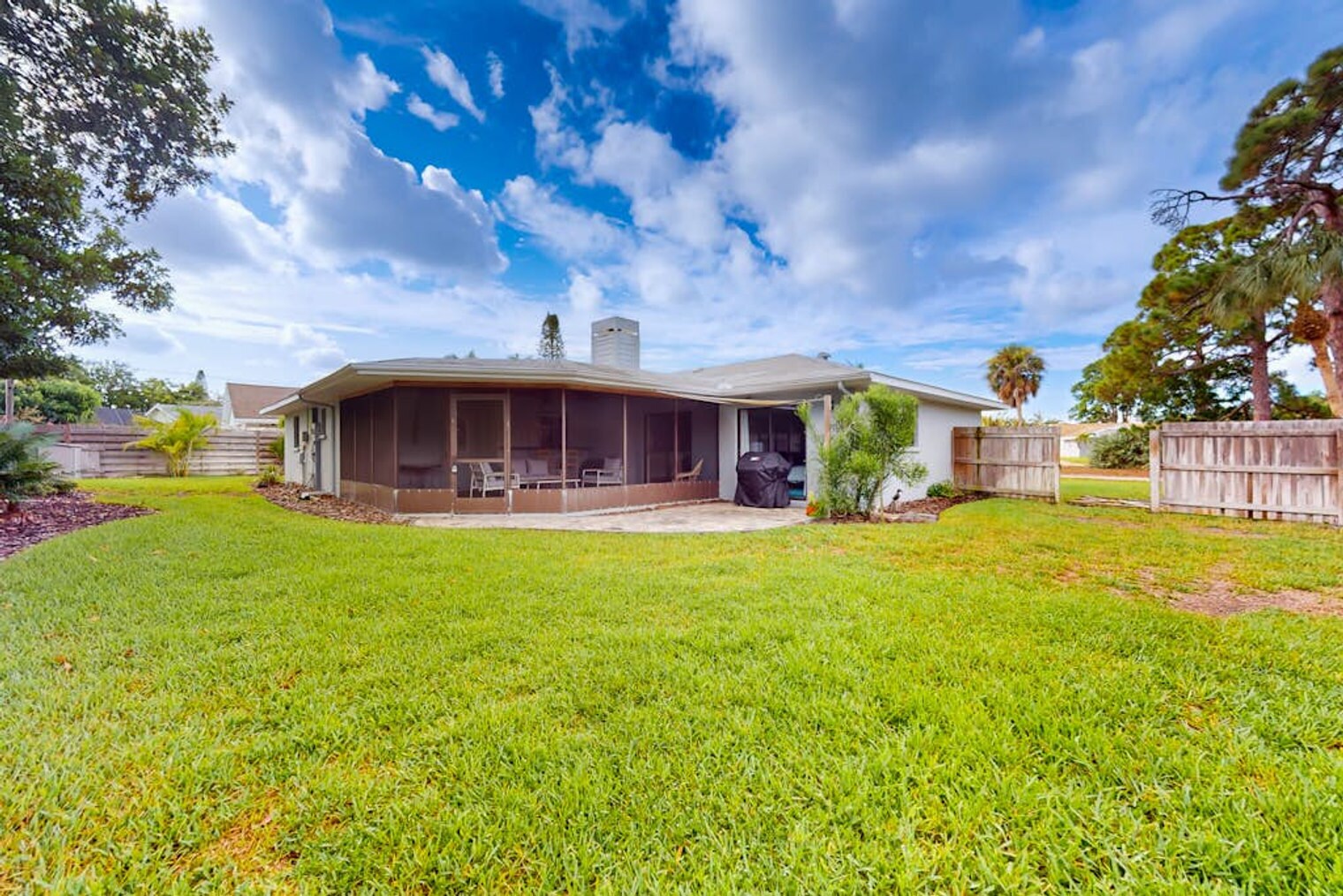 Building Photo - 1231 De Narvaez Ave