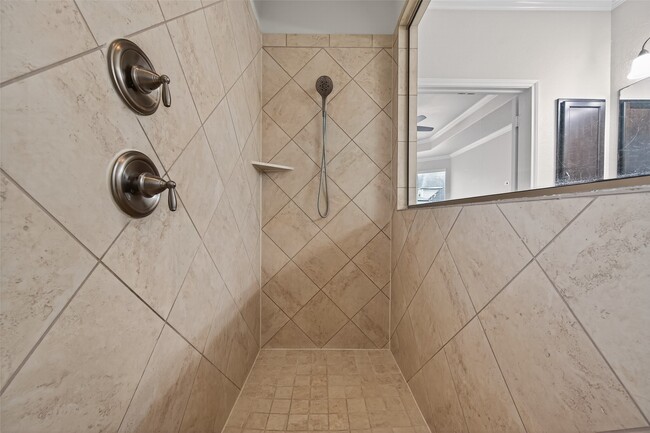 Building Photo - 15630 Eagle Valley Dr