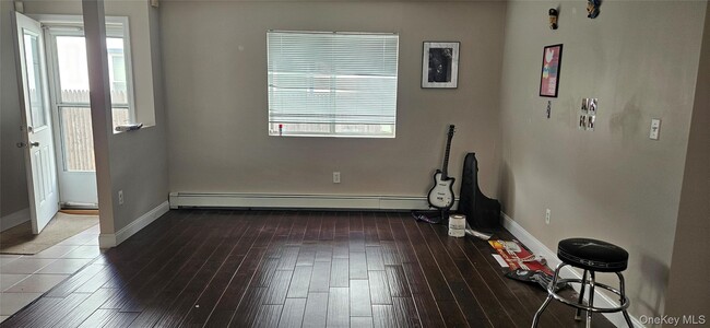 Building Photo - 558 Lincoln Blvd