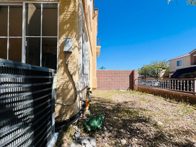 Building Photo - Charming 3-Bedroom Home in a Vibrant Commu...
