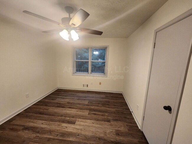 Building Photo - 3109 Cloverhurst Cir