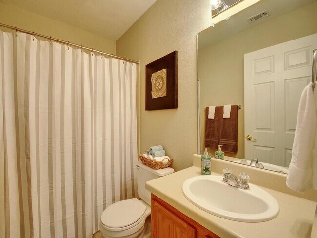 Building Photo - 1617 Poppy Seed Ln