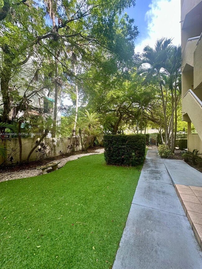 Building Photo - 5839 SW 74th Terrace