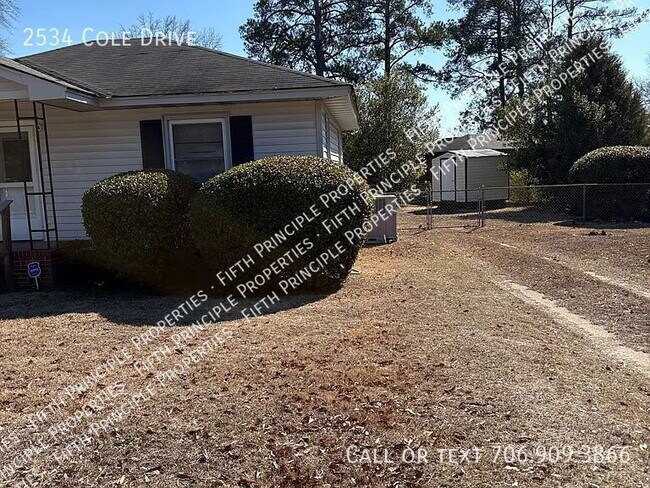 Building Photo - 2534 Cole Dr