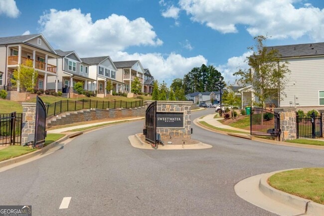 Building Photo - 1325 Lyon Wy Dr