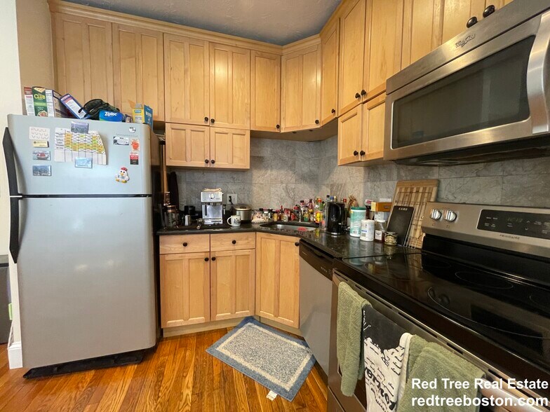 Building Photo - 195 Winthrop Rd