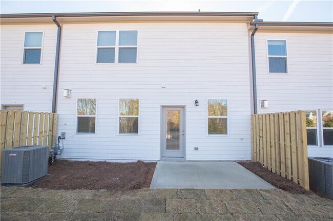 Building Photo - 5935 Osgood Pl