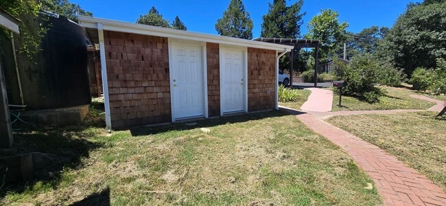 Building Photo - 105 Watertrough Rd