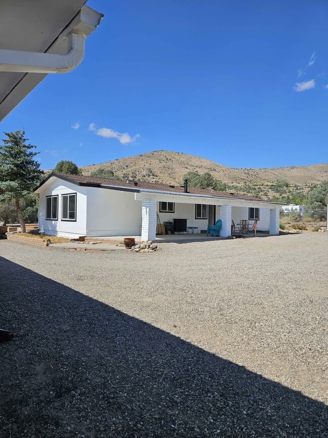 Building Photo - 1425 Sandstone Dr
