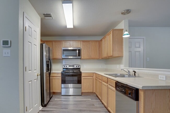 Building Photo - 9405 Rowlands Sayle Rd