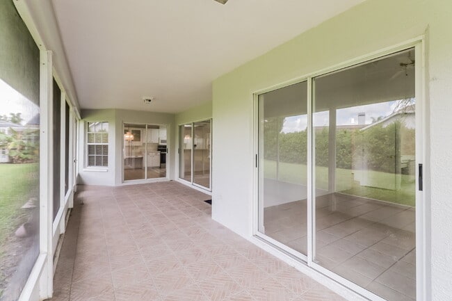 Building Photo - "Charming 3-Bed, 2-Bath Home in Hudson, FL...