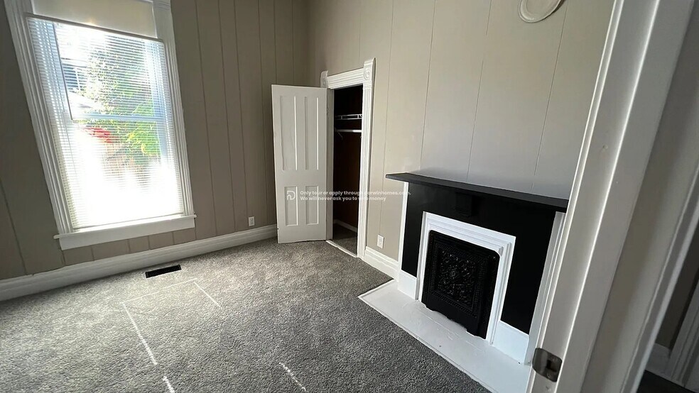 Building Photo - 910 Watt St