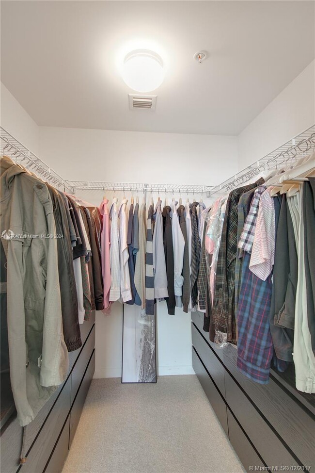 Closet Space - 253 NE 2nd St