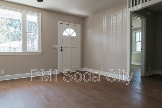 Building Photo - 332 Guilford St