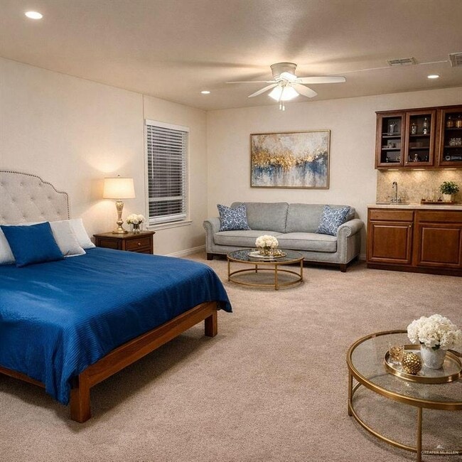 Building Photo - 15 El Sendero Ct