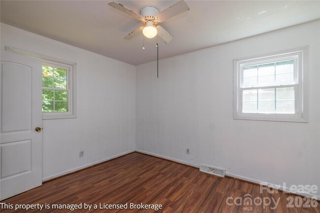 Building Photo - 234 Poplin St