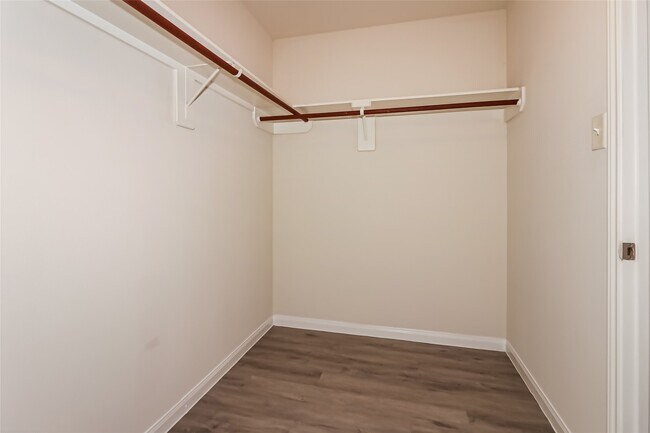 Building Photo - 5423 Latta Plantation Dr