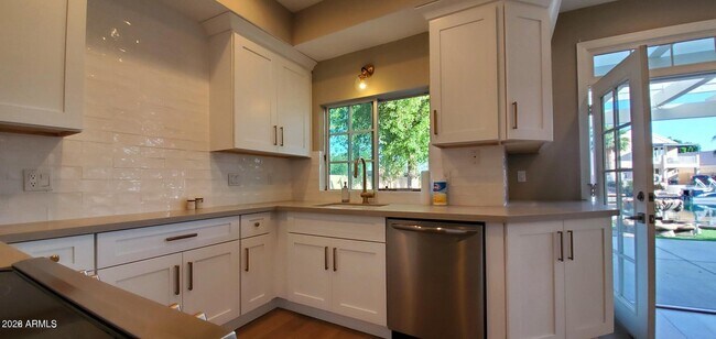 Building Photo - 1301 W Windrift Way