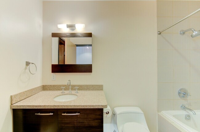 Building Photo - Luxury Gold Lofts! Bright Open Floor Plan with City Views-Secure Parking