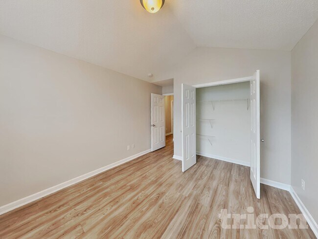 Building Photo - 46 Albemarle Dr