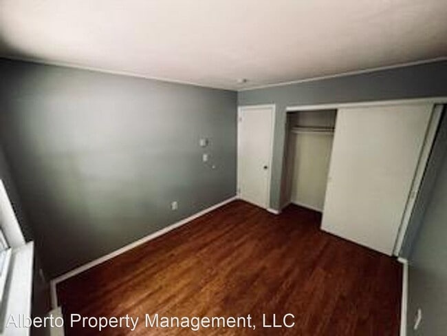 Building Photo - 2 br, 1.5 bath House - 2505 Lexington Ct.