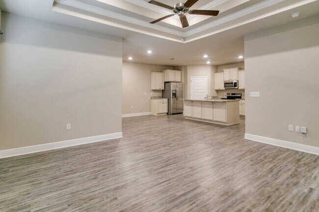 Building Photo - 4 Bedroom 2 Bath Home for Rent w/ Communit...