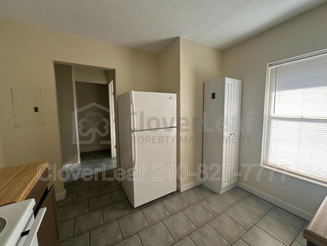 Building Photo - 817 W Mulberry Ave