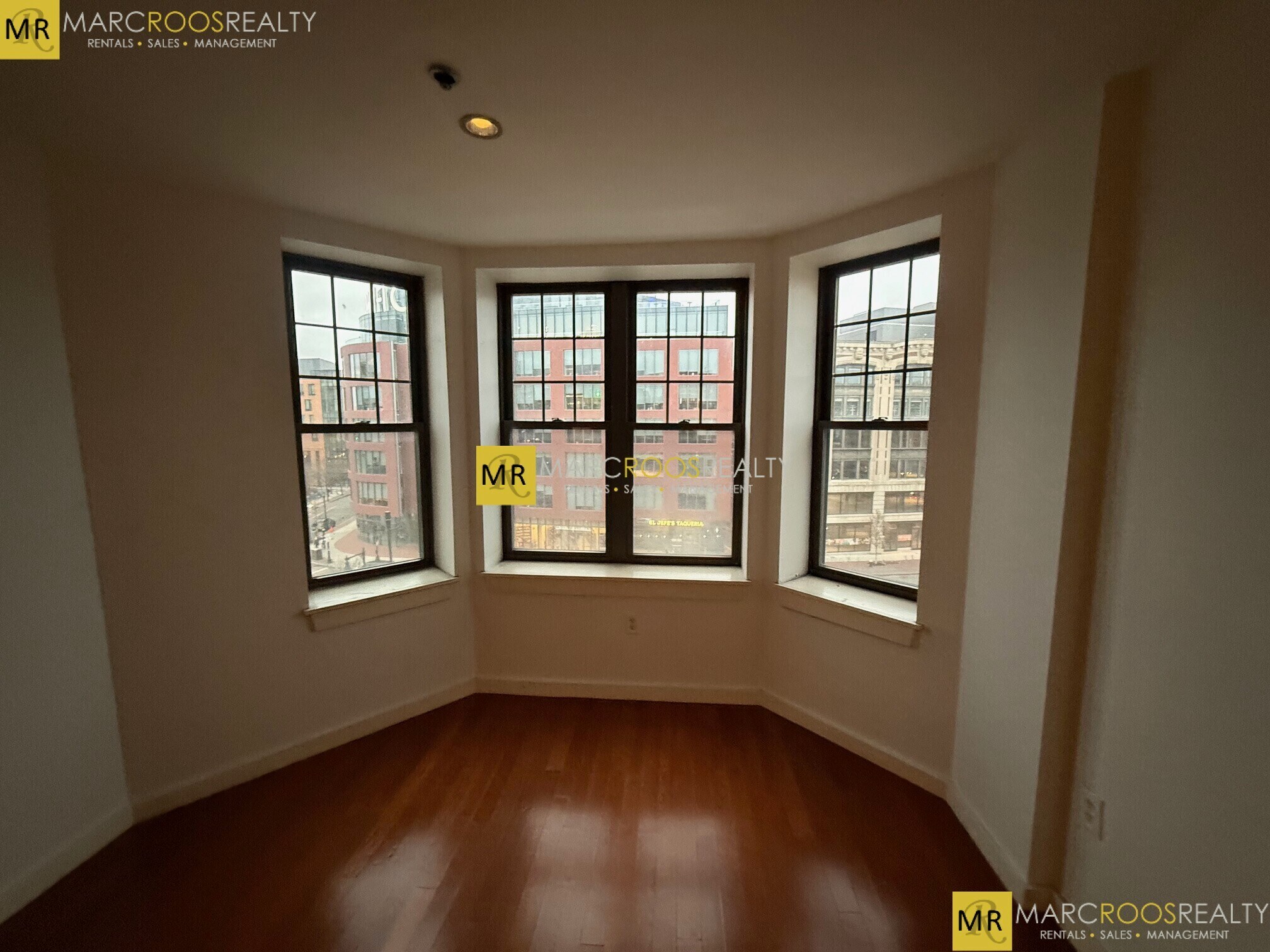 Building Photo - 534 Commonwealth Ave