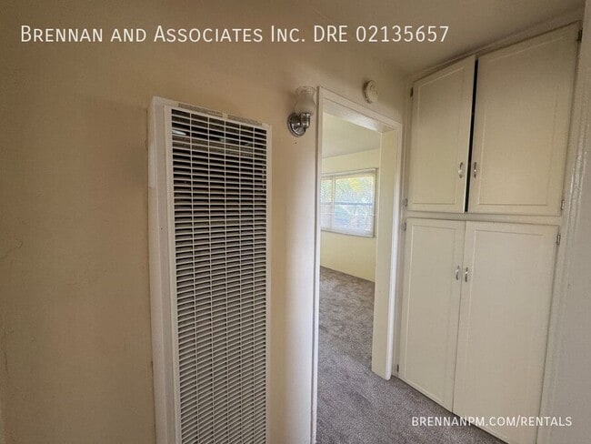 Building Photo - 456 Davidson-#B