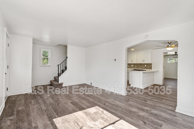 Building Photo - 1344 Fallowfield Ave