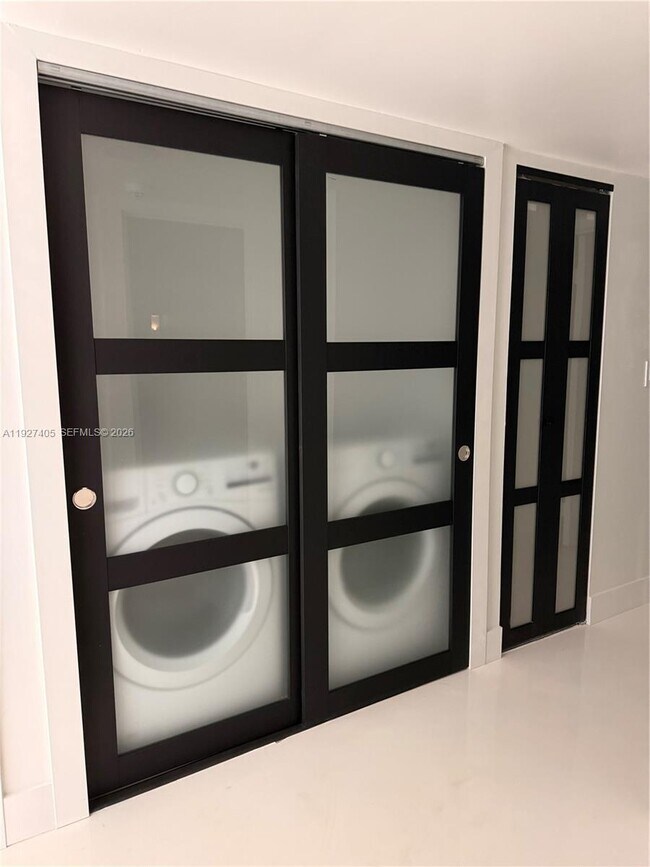 Building Photo - 8810 SW 132nd Pl