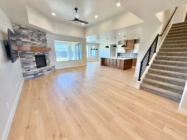 Building Photo - 3134 Blue Heron Dr