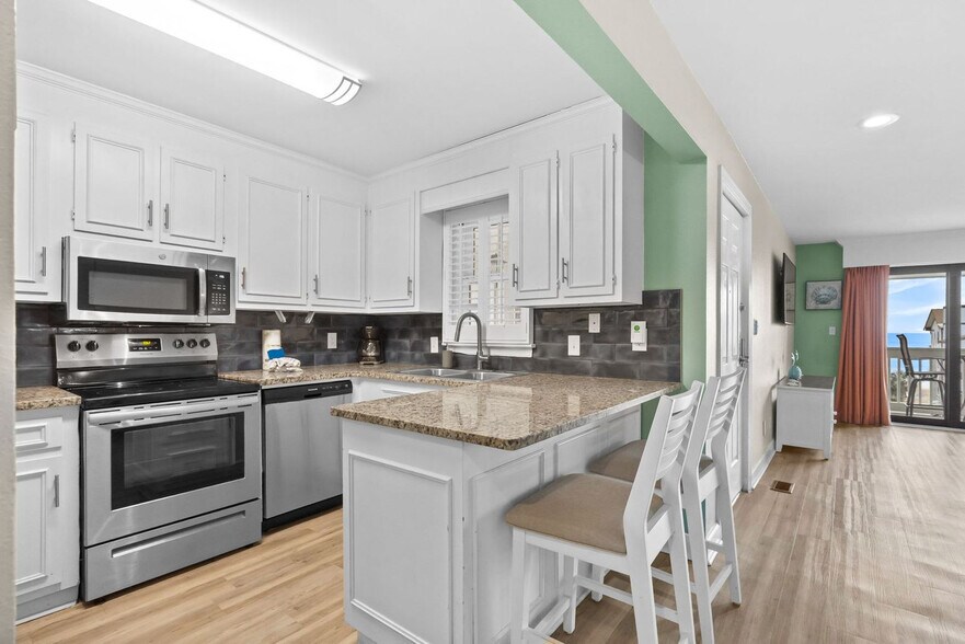 Building Photo - 2805B N Ocean Blvd