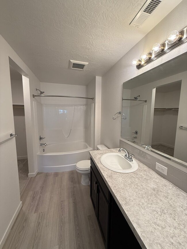 Building Photo - Half Off First Months Rent!- Unfurnished H...