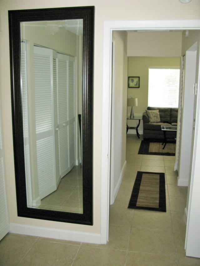 Building Photo - 304 SW 16th Ct