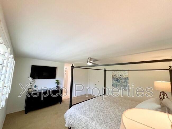 Building Photo - 76675 Sandpiper Dr