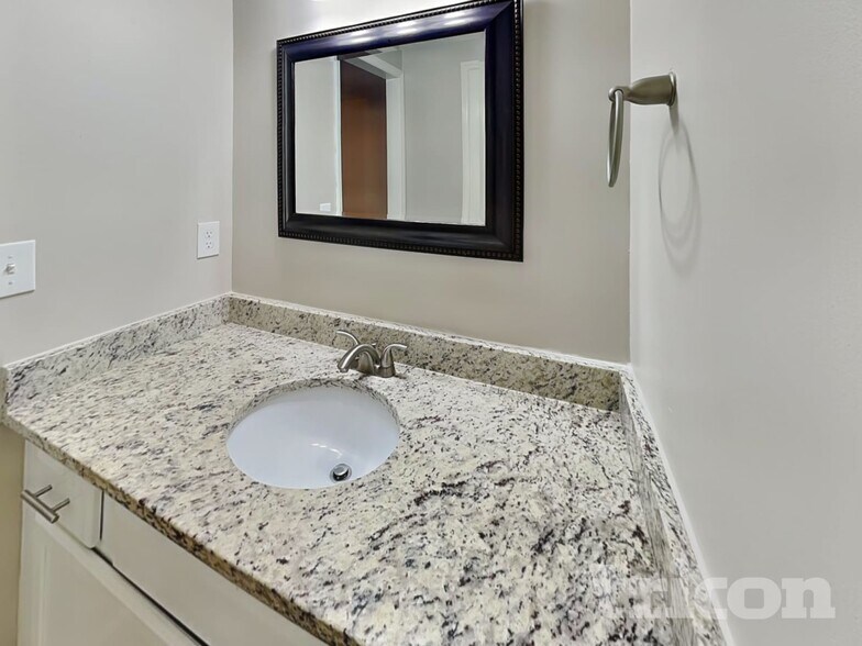 Building Photo - 4128 Labrador Dr