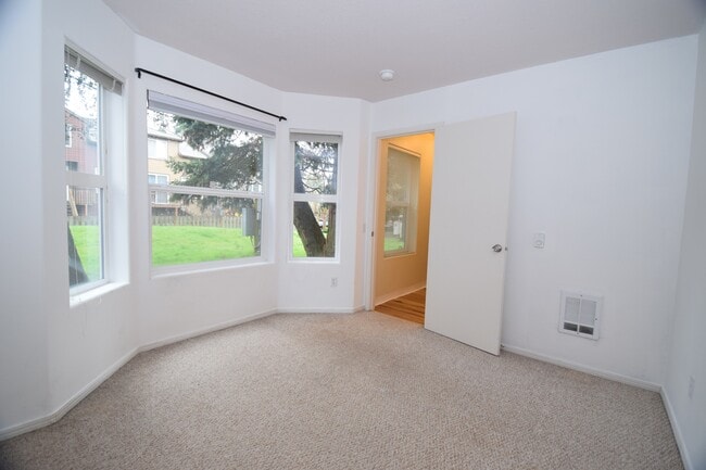 Building Photo - 232 NE 76th Ave