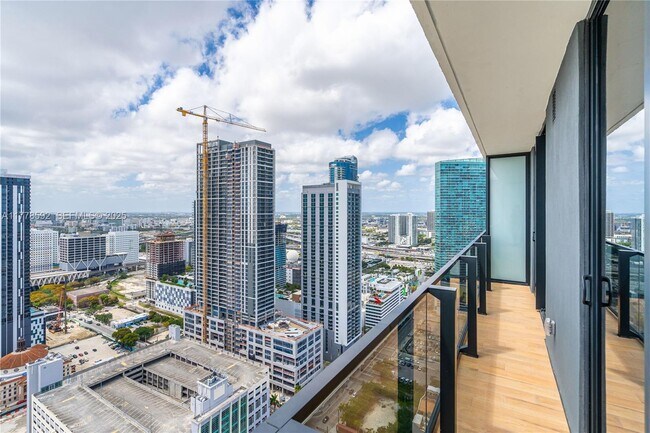 Building Photo - 398 NE 5th St