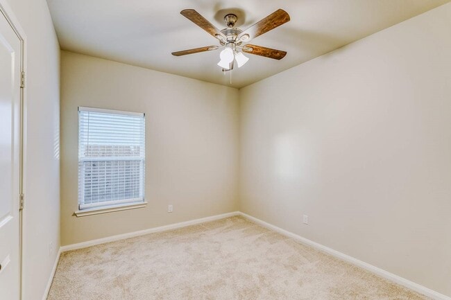 Building Photo - 8204 Burnt Orchid Dr