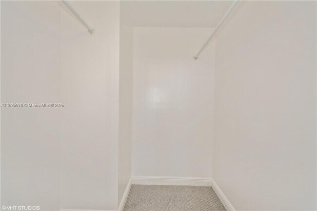 Building Photo - 105 Lake Emerald Dr