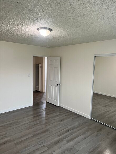 Building Photo - 385 Vernon Dr
