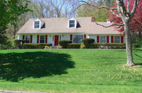 Building Photo - Furnished* 5 Bedroom 2.5 bath with lake views