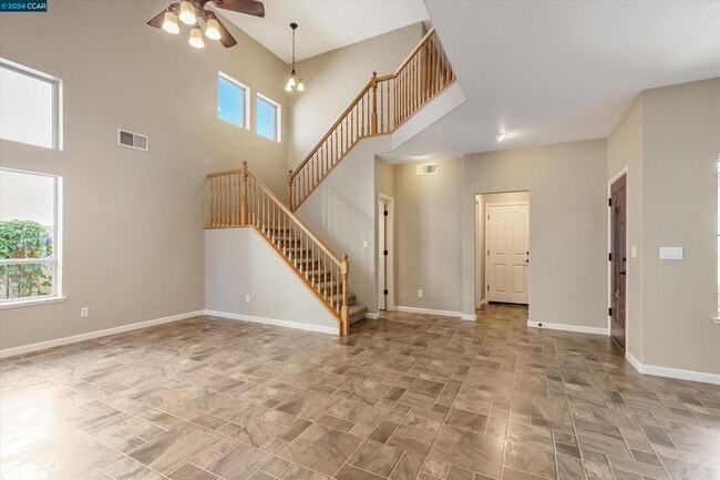 Building Photo - Updated Mediterranean-style home in Renais...