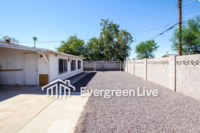 Building Photo - 3308 W Cactus Wren Dr
