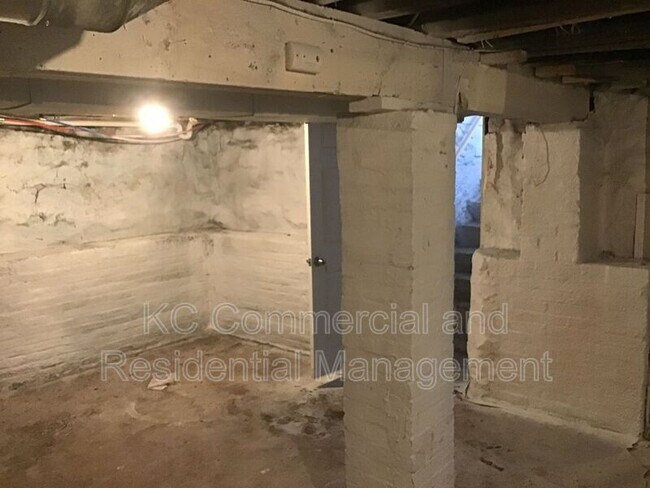 Building Photo - 107 Clinton Pl