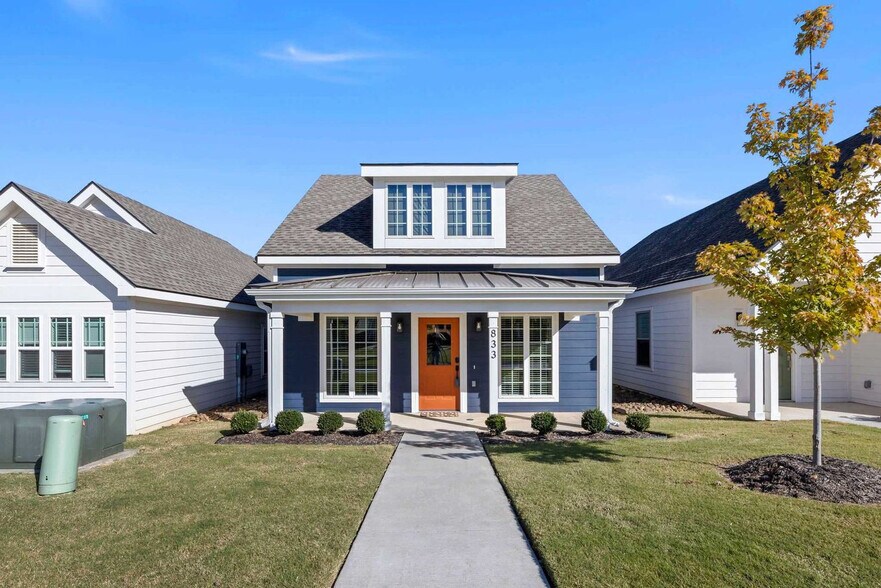 Building Photo - 913 Northeast Heights Lane-SI ID1257064P